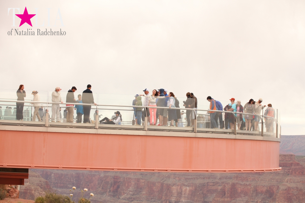 Стеклянный мост SkyWalk или смотровая площадка Гранд-Каньона, Аризона, США