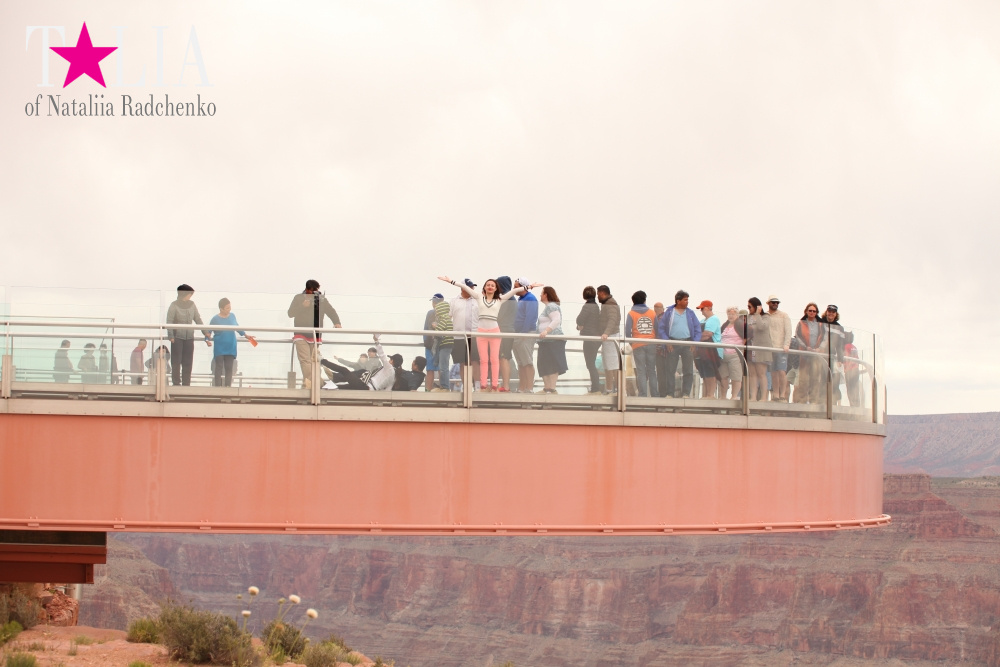Стеклянный мост SkyWalk или смотровая площадка Гранд-Каньона, Аризона, США