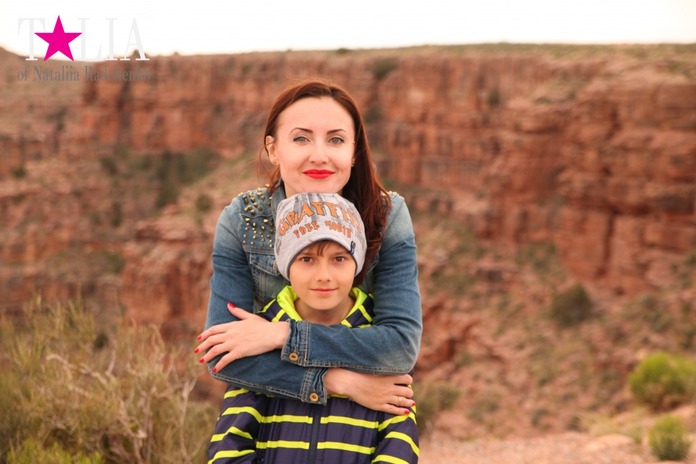 Смотровая площадка возле стеклянного моста SkyWalk в Гранд Каньоне, Аризона, США