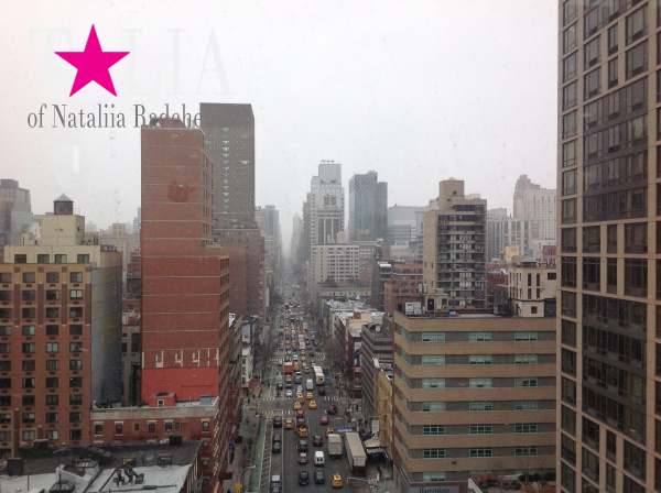 Вид на Манхэттен с воздушного трамвая Roosevelt Island Tramway