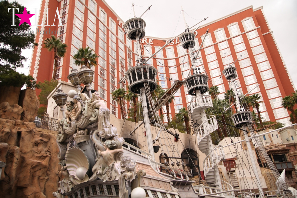 Отель-казино Остров Сокровищ в Лас Вегасе, Невада, США (Treasure Island)