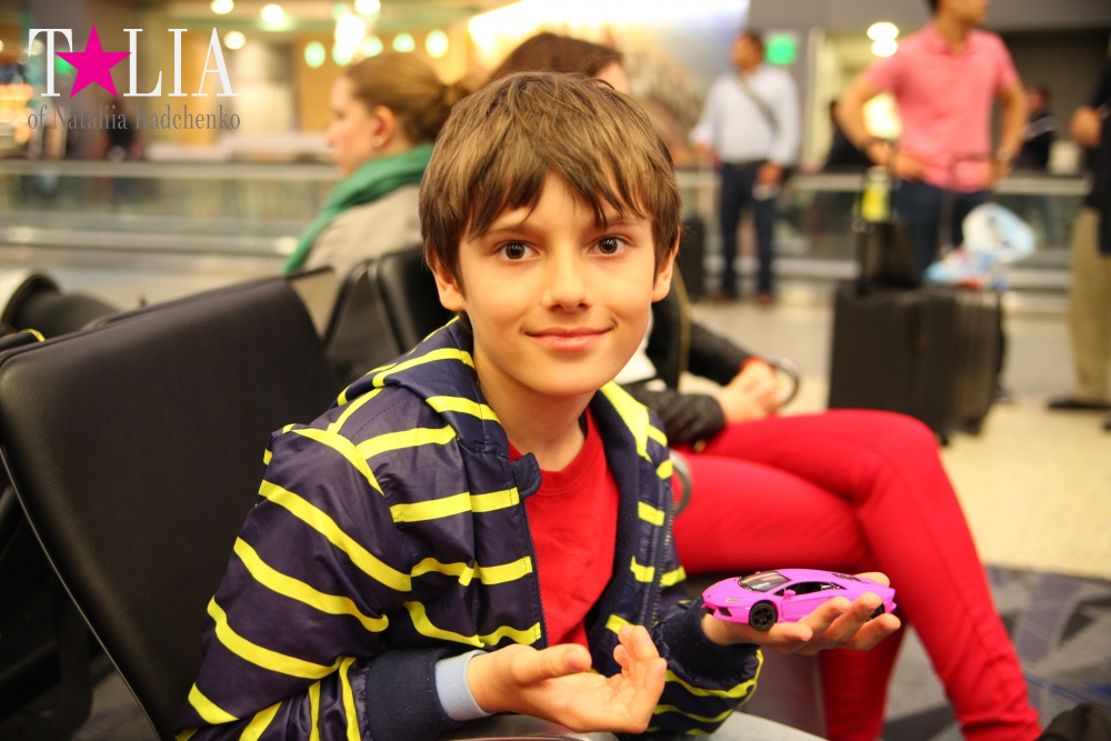 Как же перед полетом что-то не купить?:) Аэропорт Лас Вегаса.