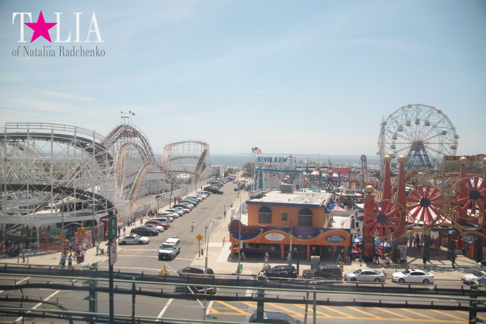 Лето в Нью-Йорке - это Кони-Айленд