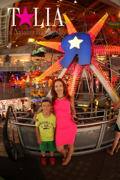 Магазин Тойс Ар Ас на Таймс Сквер (Toys R Us, Times Square)