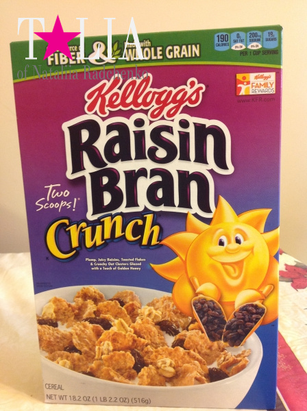 А вот дети американцев, которые завтракают дома как правило едят хлопья (сирил) с молоком. Хлопья продаются с фруктами, орехами.