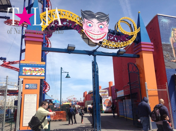 Аттракционы на Кони-Айленд. Бруклин, Нью-Йорк