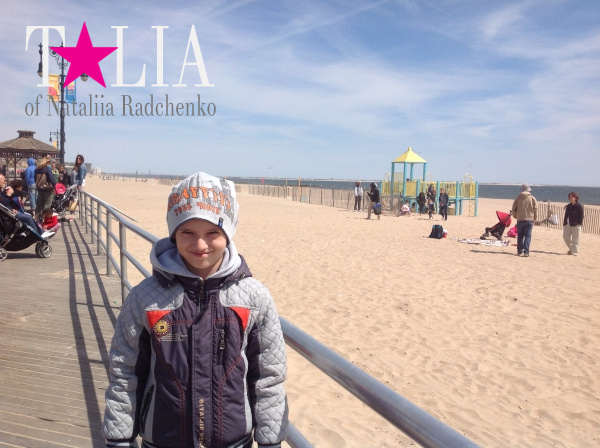 Пляж на Кони-Айленд, Бруклин, Нью-Йорк (Coney Island)