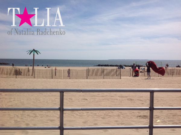 Пляж на Кони-Айленд, Бруклин, Нью-Йорк (Coney Island)