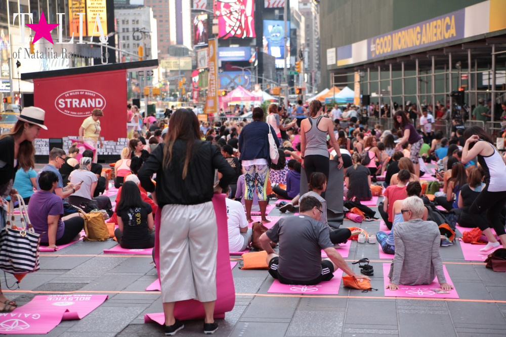 Моя йога на Таймс Сквер на фестивале йоги SolsticeTSq 2016