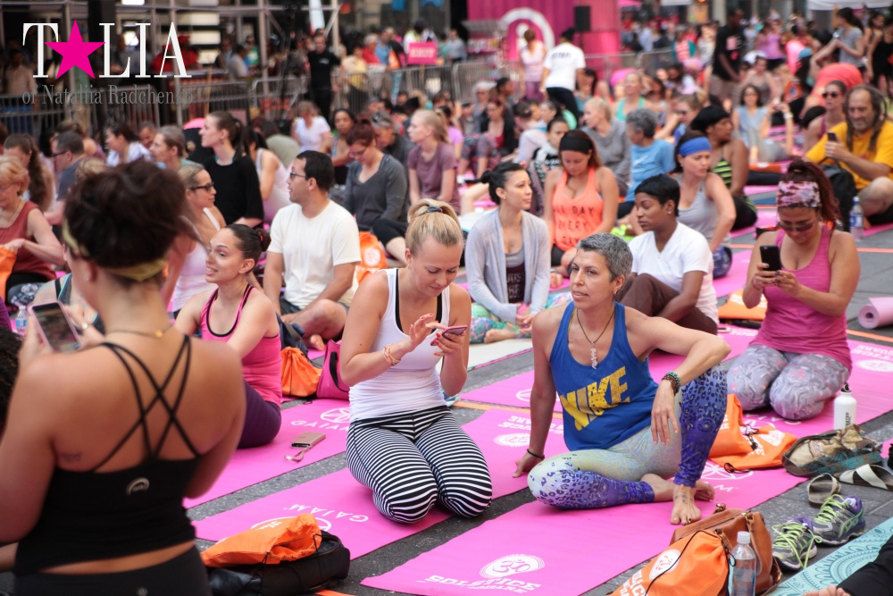 Моя йога на Таймс Сквер на фестивале йоги SolsticeTSq 2016