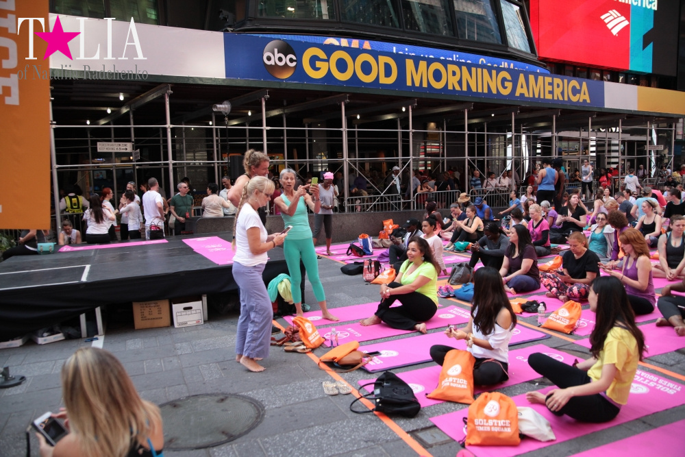 Моя йога на Таймс Сквер на фестивале йоги SolsticeTSq 2016