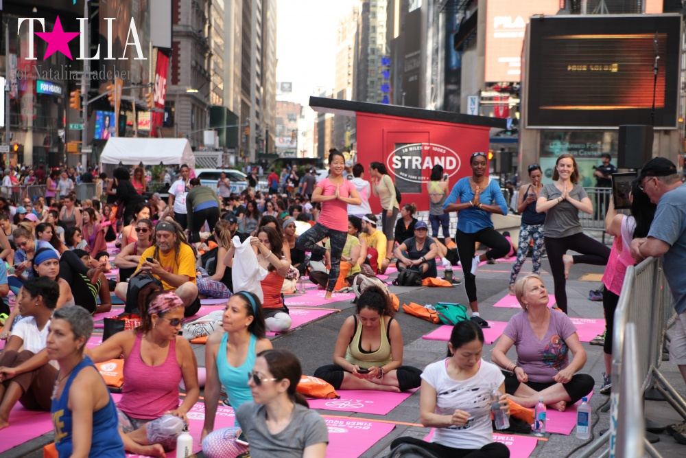 Моя йога на Таймс Сквер на фестивале йоги SolsticeTSq 2016