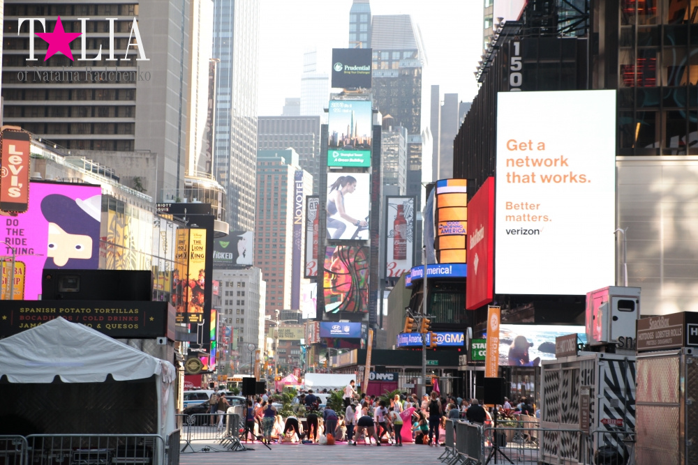 Моя йога на Таймс Сквер на фестивале йоги SolsticeTSq 2016