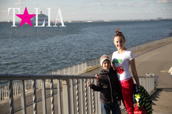 Набережная возле моста Верразано. Verrazano-Narrows Bridge