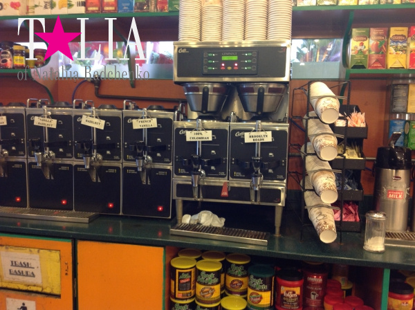 Кофе на любой вкус в магазине Манхэттена.