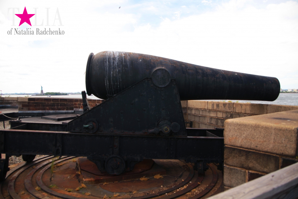 Замок Уильямс на Гувернер Айленде в Нью-Йорке (Williams Castle)
