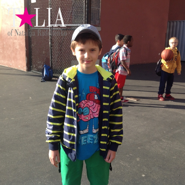 Утро, мы идем в школу.