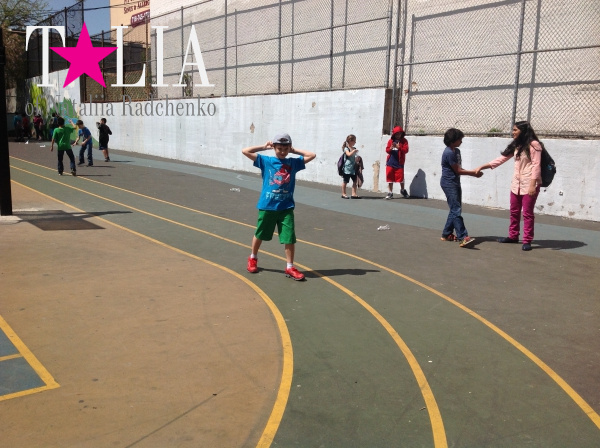 Спорт в американской школе начинается с утра. Школа PS/IS 104 Форт Гамильтон, Бей Ридж, Бруклин