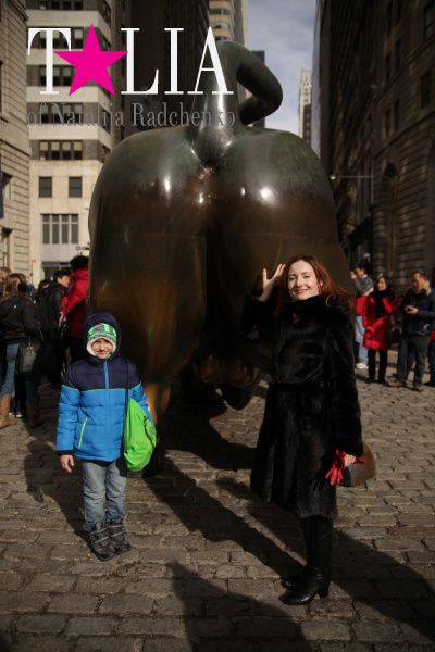 Выкладываю зимнюю фотографию с быком. Весной он так популярен среди туристов, что к нему не подступиться!
