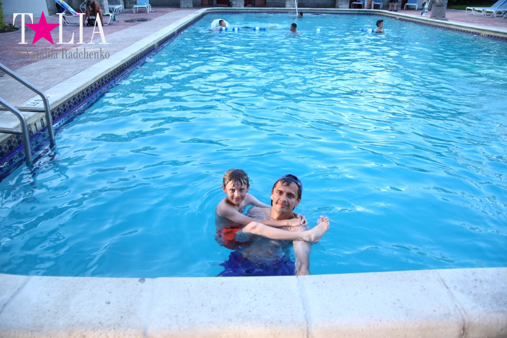 Наш отдых в бассейне на Майами Бич, Флорида, США