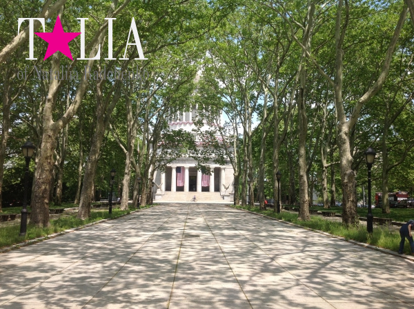 Аллея возле Могилы Гранта. Харлем, Верхний Манхэттен, Нью-Йорк