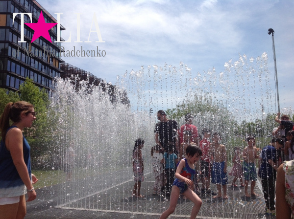 Фонтан для купания в Нью-Йорке ''Art Installation in Brooklyn''