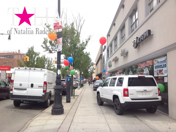 Автосалон на Бей-Ридже подготовился к Дню независимости США.