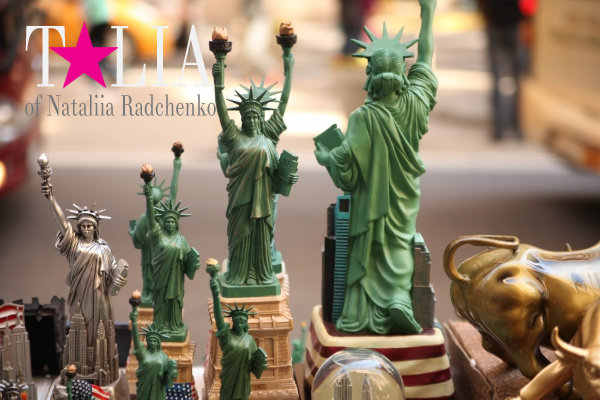 Фигурки Статуи Свободы - самые популярные. Все-таки символ Америки!