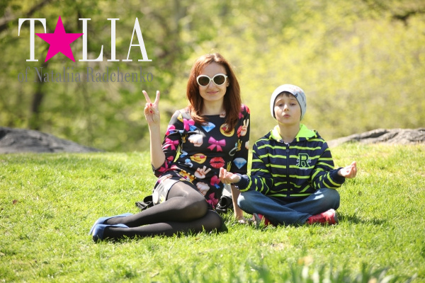 Мы тоже релаксировали, сидя на весенней травке!