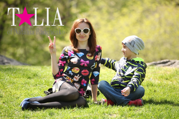 Лужайки Центрального парка весной свежие и сочные. Они притягивают посетителей цветом!