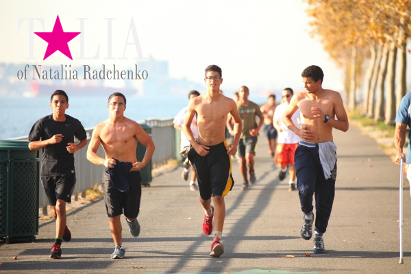 Набережная Бэй Риджа прекрасно подходит для утренних и вечерних пробежек, катания на велосипедах, роликах, скейтах!