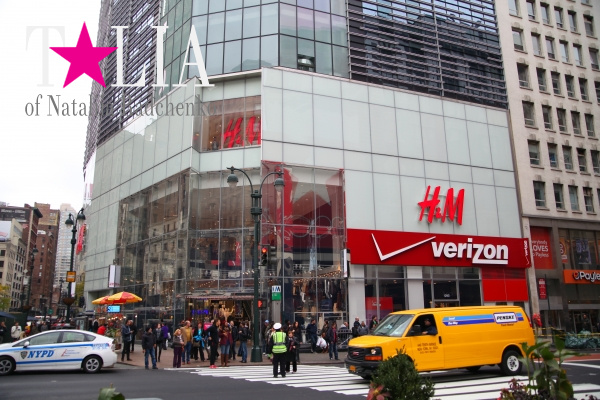 Магазин H&M на Манхэттене, Нью-Йорк
