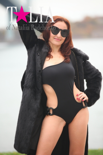 Середина ноября, но если Вам хочется фотографироваться в купальнике... на здоровье! В Америке можно делать все! :)