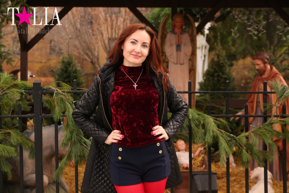 Возле Собора Святого Патрика в Бруклине на Рождество. Бей Ридж