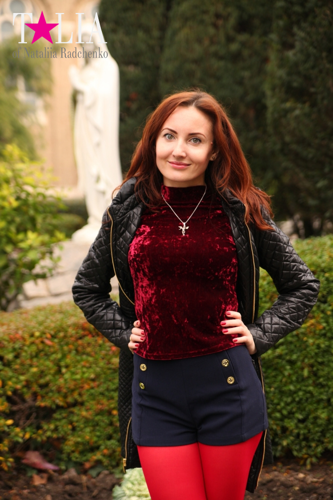 Возле Собора Святого Патрика в Бруклине на Рождество. Бей Ридж