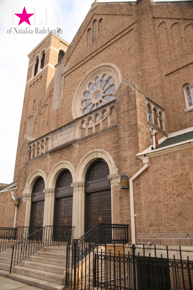 Собор Святого Патрика в Бруклине на Рождество. Бей Ридж