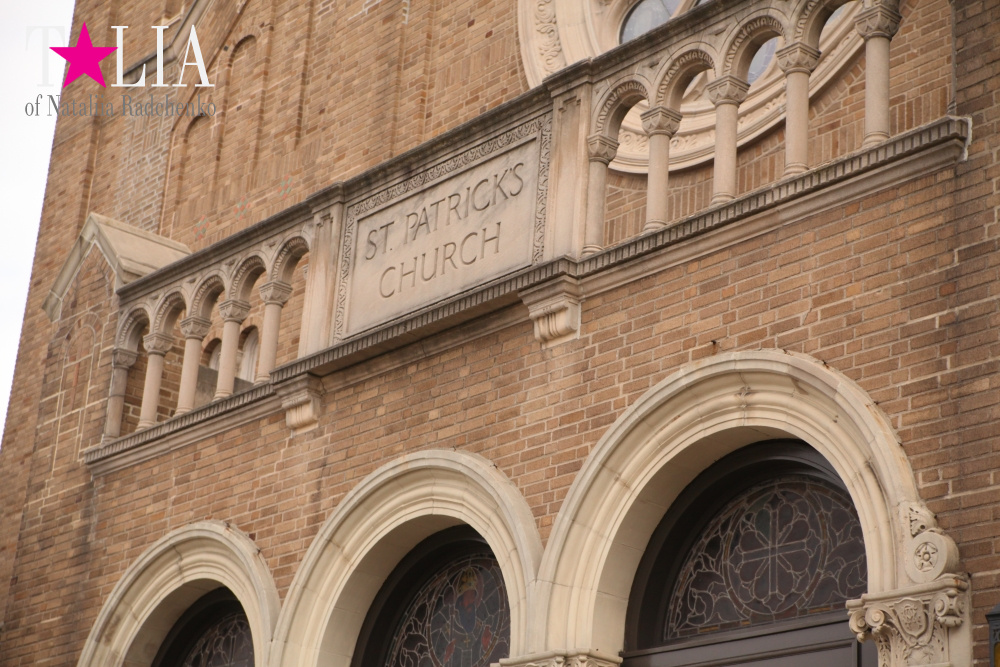 Собор Святого Патрика в Бруклине на Рождество. Бей Ридж