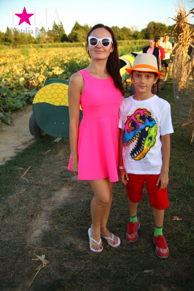 Кукурузный лабиринт и катание в бочках в HANK'S PUMPKINTOWN, the Hamptons, NY