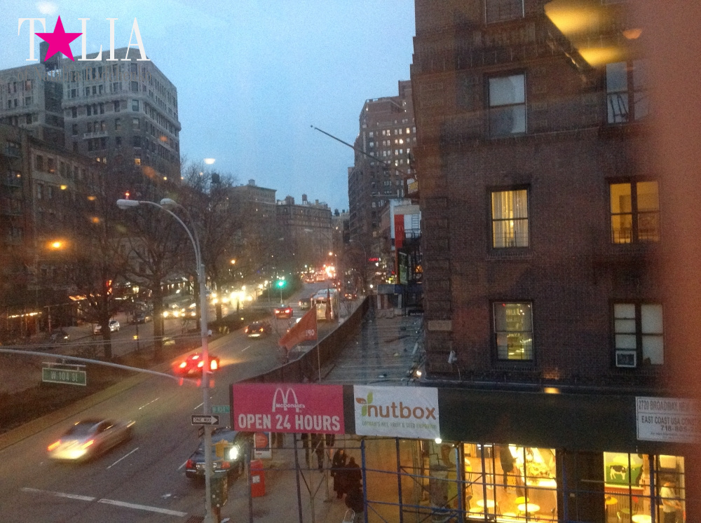 Вид из окна студии Yoga to the people, Аппер Вест Сайд Манхэттена, Нью-Йорк