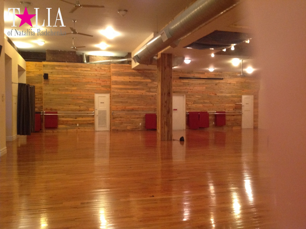 Студия Yoga to the people, Аппер Вест Сайд Манхэттена, Нью-Йорк