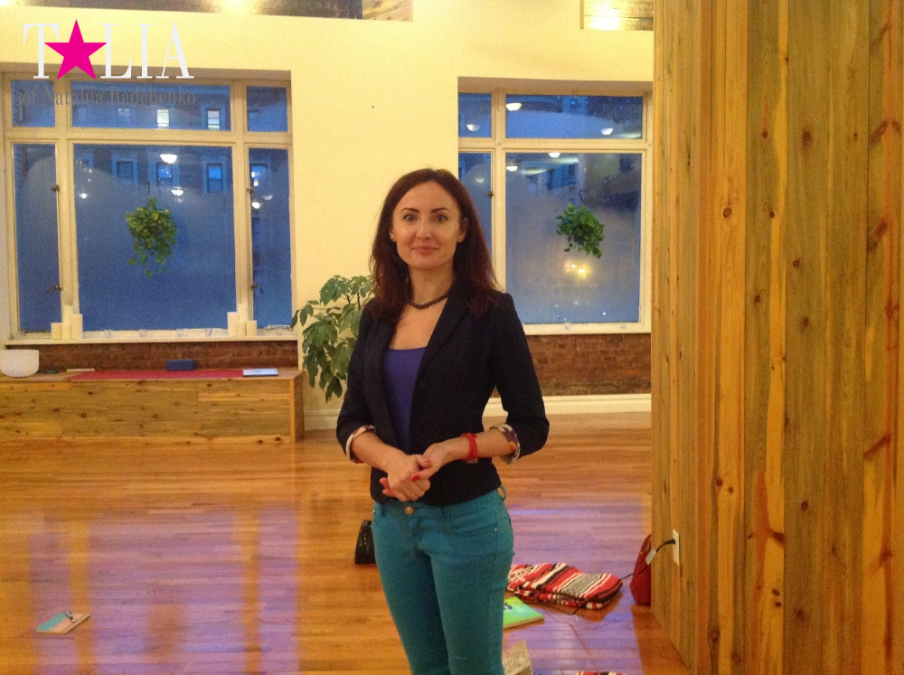 Студия Yoga to the people, Аппер Вест Сайд Манхэттена, Нью-Йорк