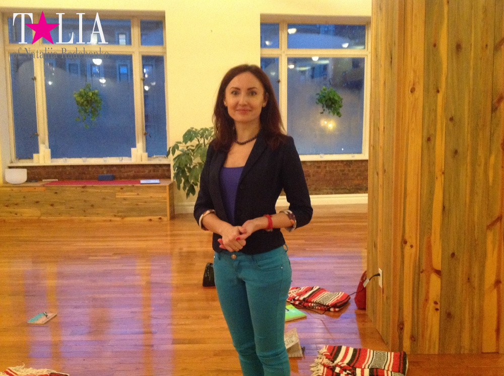 Студия Yoga to the people, Аппер Вест Сайд Манхэттена, Нью-Йорк