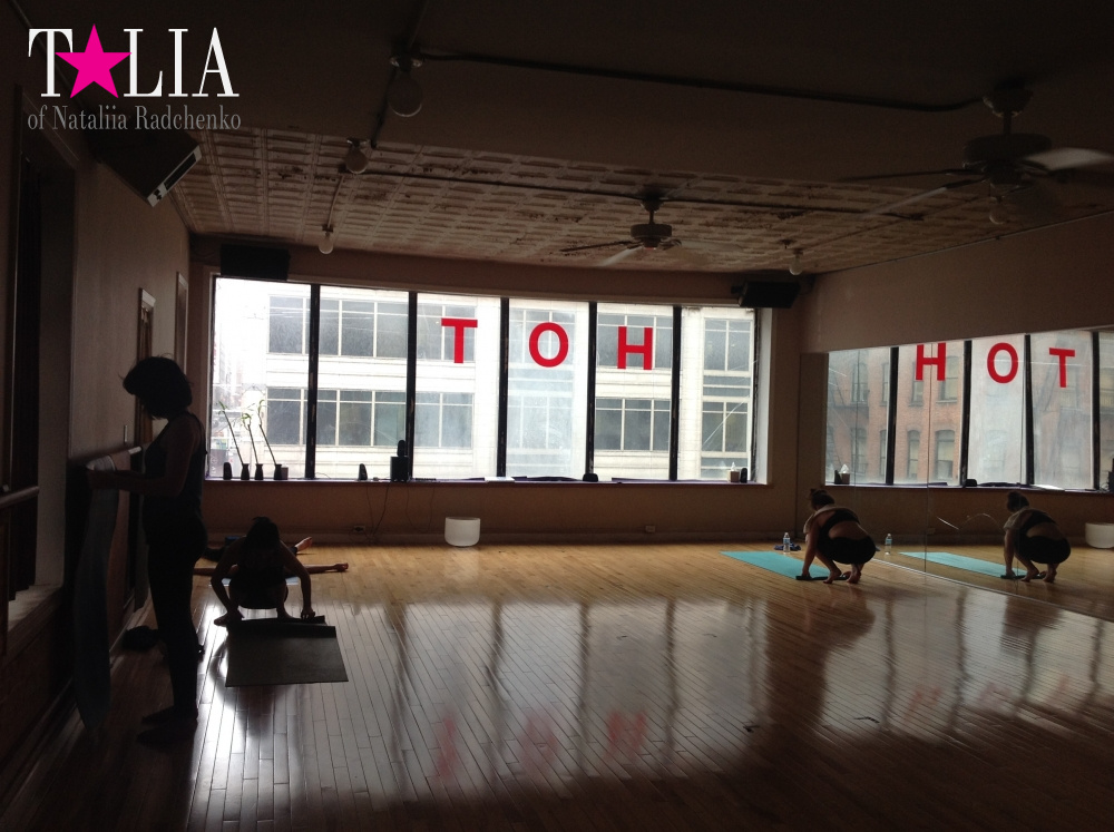 Студия Yoga to the people, Таймс Сквер, Манхэттен, Нью-Йорк