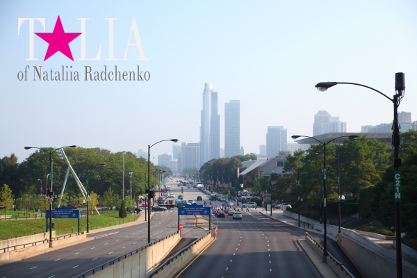Вид с пешеходного моста BP Pedestrian Bridge, Миллениум парк в Чикаго