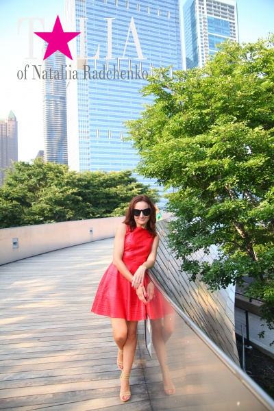 Необычный пешеходный мост BP Pedestrian Bridge в Миллениум парке Чикаго