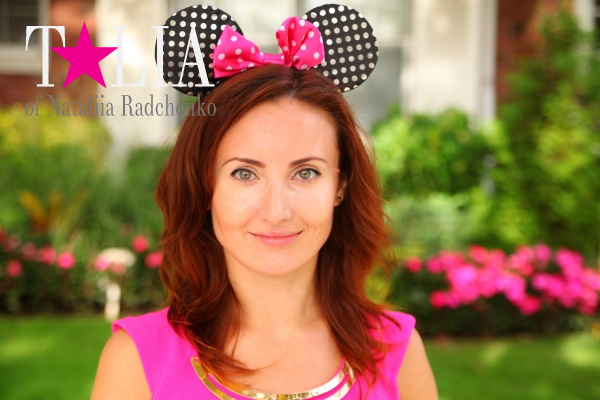 Захотелось костюмированную фотосессию к Хэллоуину? Пожалуйста. Прохожие и соседи Вас даже не заметят - у них своя жизнь!