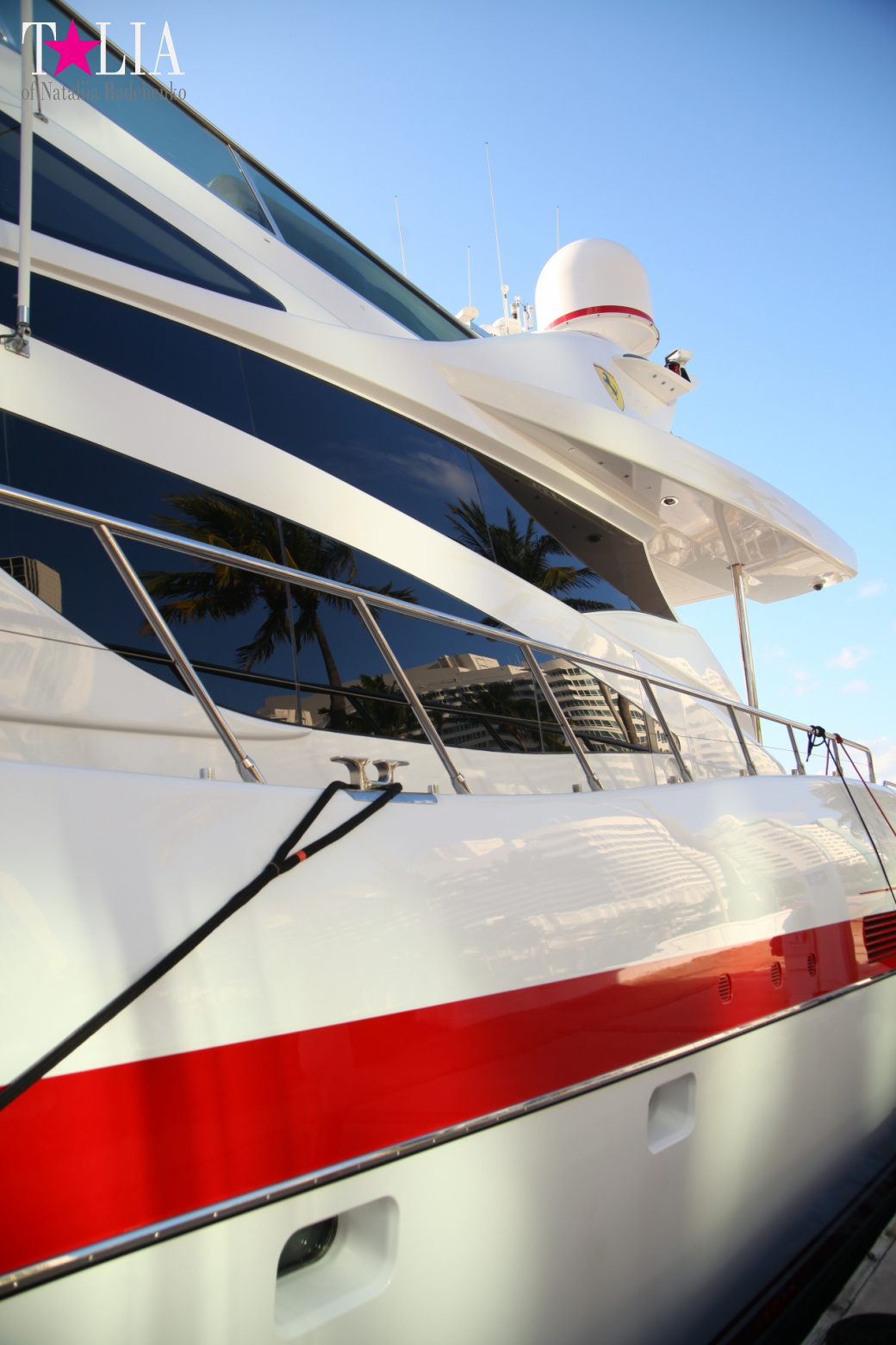 Yachts, Palms, Bay - The promenade of Middle Miami Beach, Collins Avenue