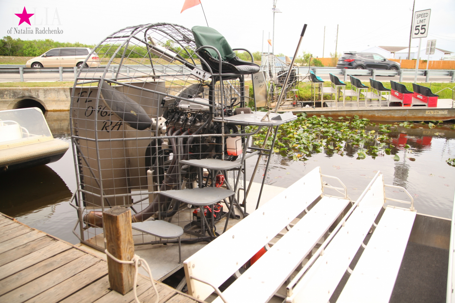 Катание на лодках по болоту с крокодилами в Gator Park, Эверглейдс, Майами