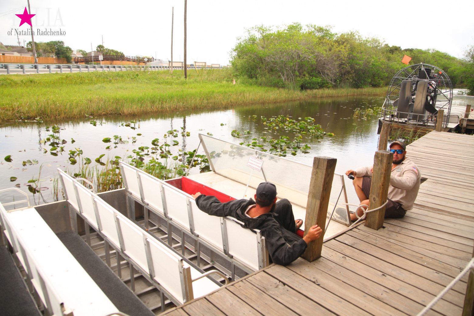 Катание на лодках по болоту с крокодилами в Gator Park, Эверглейдс, Майами