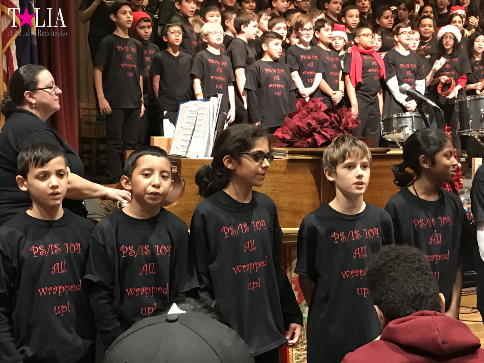 Новогоднее шоу в американской школе "Holiday show". Бэй Ридж, Нью-Йорк